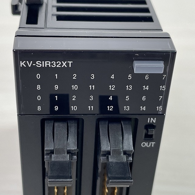 印字の擦れがない綺麗な表示部のキーエンス KV-SIR32XT 高速入出力ユニットを埼玉県朝霞市で高価買取！