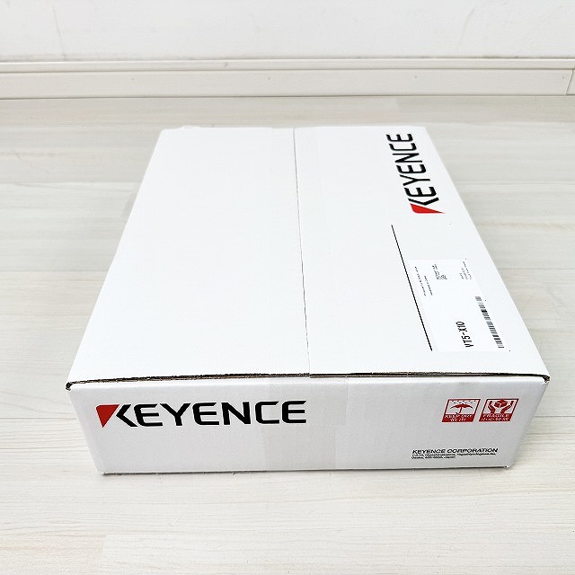 キーエンスVT5-X10タッチパネル外箱側面。新品FA機器を売りたい時は埼玉県朝霞市の買取ヴィレッジへ!